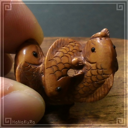 つげ 根付け 木彫り 彫刻 258 重双魚B | 木彫り根付け,つげ根付小-動物