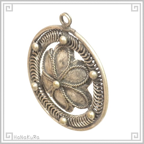 桂林の少数民族-苗（ミャオ）族 苗族 苗銀細工 round37 龍鳳連環 中国 少数