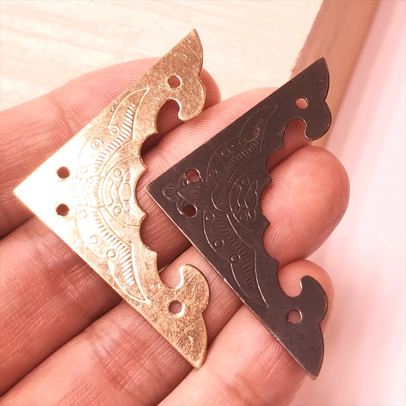 銅の蝙蝠（こうもり）飾りのある真鍮製骨董からくり錠前 中華装飾金具 単面 蝙蝠飾り 040mm-1 金色/黒色 1個 銅真鍮製 釘付属